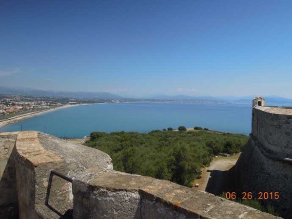 AntibesGrass-11.jpeg AntibesGrass 11