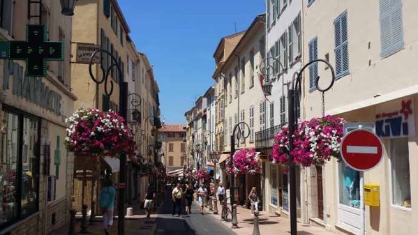 AntibesGrass-19.jpeg AntibesGrass 19