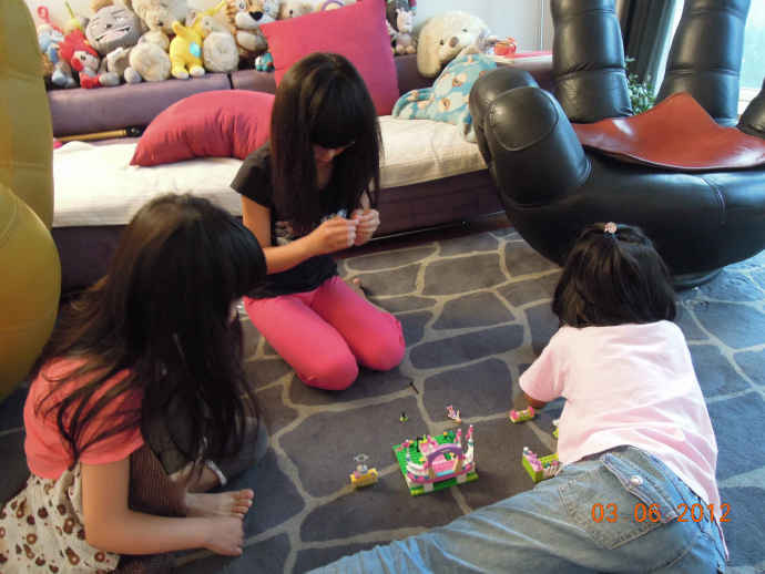 BJFriends2-04.jpeg BJFriends2 04