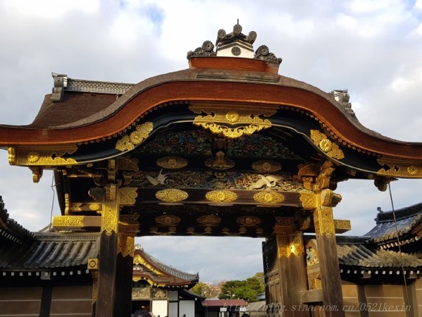 rtentrance2.jpg Rtentrance2