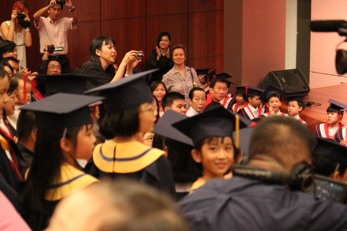 2010年度毕业-02.jpeg 2010年度毕业 02