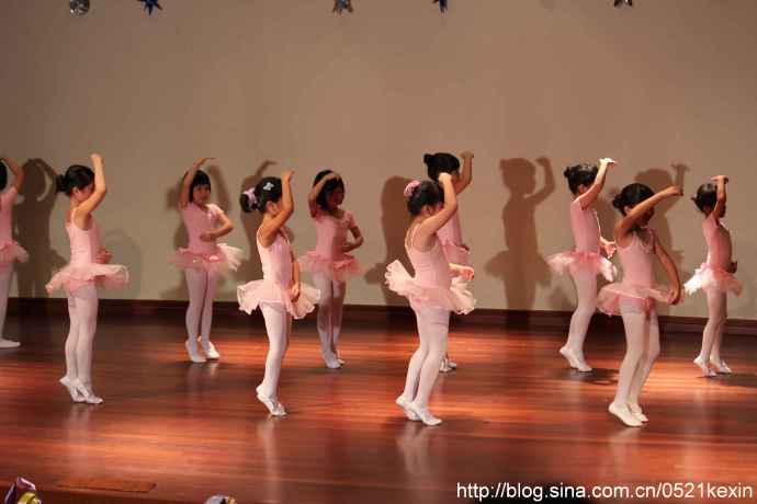 2010年度毕业-07.jpeg 2010年度毕业 07