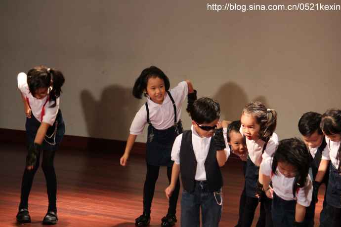 2010年度毕业-09.jpeg 2010年度毕业 09