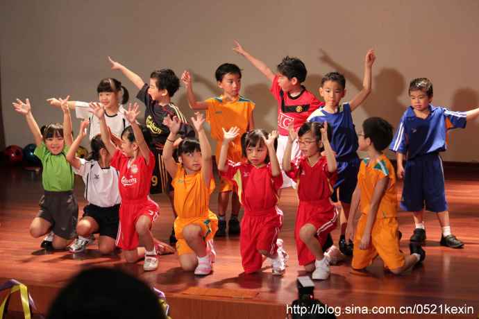 2010年度毕业-11.jpeg 2010年度毕业 11