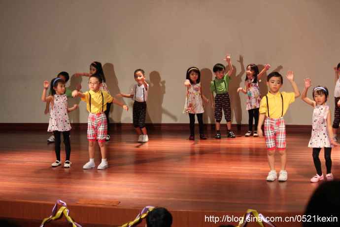 2010年度毕业-13.jpeg 2010年度毕业 13